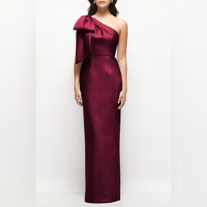 Alfred Sung • NWT $380 Bow Detail One-Shoulder Satin Twill Column Gown PTP 21”